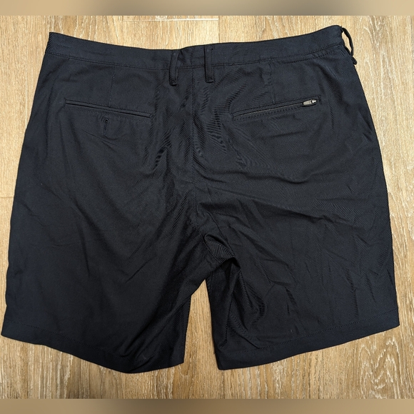 Men's Perry Ellis Stretch Solid Tech Shorts, Navy, Size 36 - Picture 2 of 4